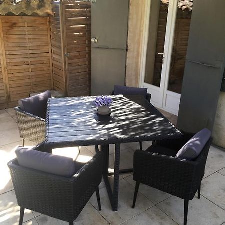 Juste Derriere Chez Nous Villa Boulbon Buitenkant foto