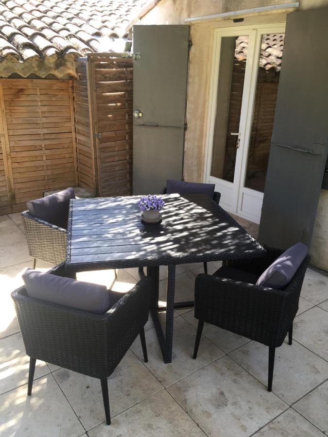 Juste Derriere Chez Nous Villa Boulbon Buitenkant foto